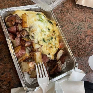 Veggie omelet and potatoes