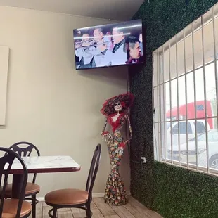 Dining area and decor