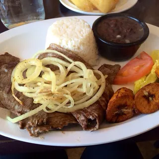 Bistec Encebollado