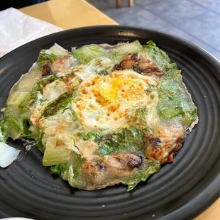 蚵仔煎，料好實在、不油膩！