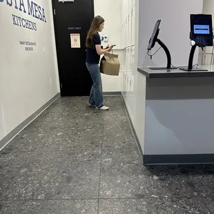 Order online When it's ready you scan and your locker will open and you picked your order up.