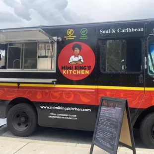 Mimi Kong's kitchen  Soul &amp; Caribbean food truck