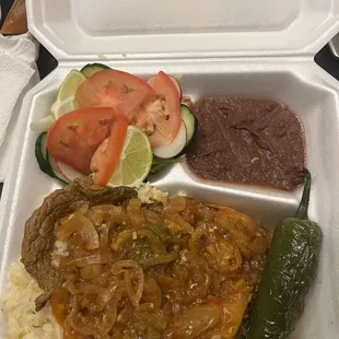 Bistec Encebollado