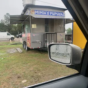 Food truck on the side of fm 529