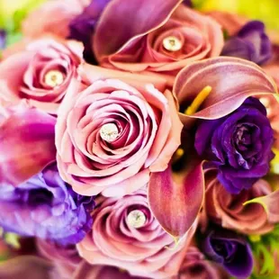 The bride&apos;s bouquet from Mimi&apos;s. Picture by Lightphoria.