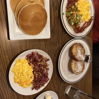 Cinnamon Brioche Roll