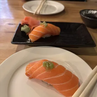 2 Piece Seared Salmon Nigiri