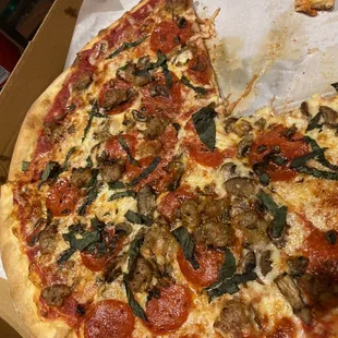 Sausage, Pepperoni, Mushroom and Fresh Basil!