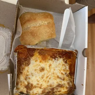 One piece of lasagna that really feeds like 2-3 people.