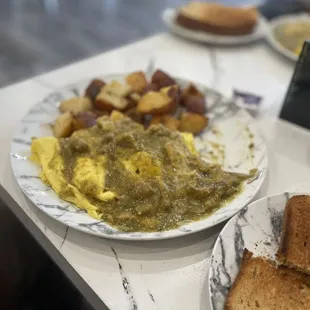 Chili de verde omelette with roasted red potatoes