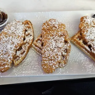 Mini Chicken N&apos; Waffles