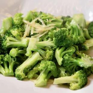 Sautted Broccoli With Ginger Sauce