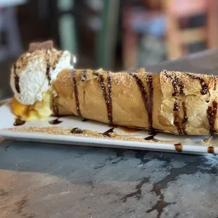 Longhorn (banana and mango type of custard wrapped in some flaky pastry). Let's just say a taste of heaven.