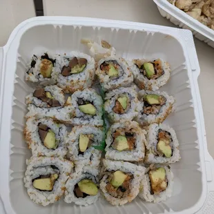 Spicy vegan eel and shiitake roll