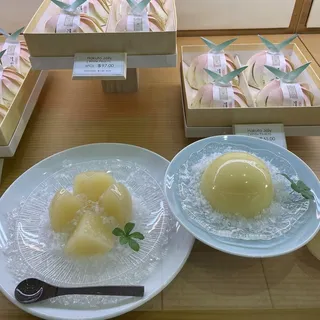 Shimizu Hakuto Jelly (White peach gelatin)