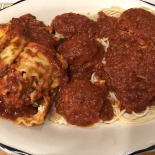 Lasagna, meat ravioli and spaghetti. Was delicious
