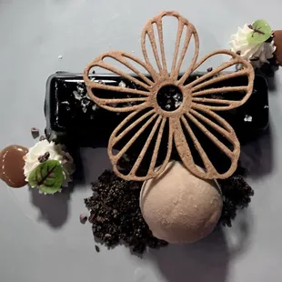 Dark chocolate mousse, kona coffee ice cream, salted caramel, and cocoa streusel