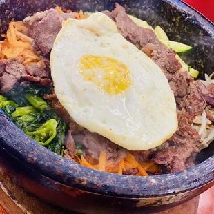 Dol Sot Bi Bim Bap (Beef)
