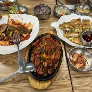 3. Dinner Dae Ji Bul Go Gi