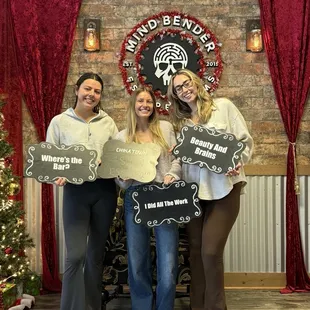 We escaped the chinatown room in 48 minutes! Thanks for all the help Bryce.