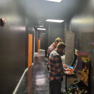 Arcade game while you wait