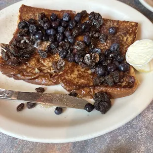 Cinnamon blueberry raisin French toast