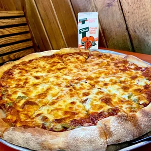 Large 16&quot; Traditional Hand Tossed Pizza (12 Cuts)