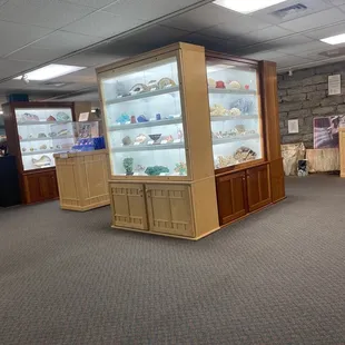 Rocks, minerals, geodes