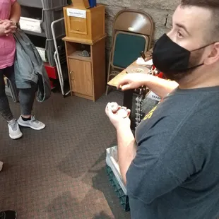 Geode cracking and identification