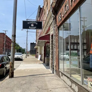 a view of the outside of a restaurant