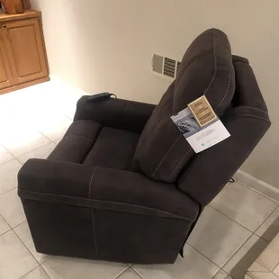 New recliner that tilts
