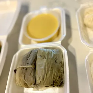 Lotus Leaf Sticky Rice and Mango Pudding