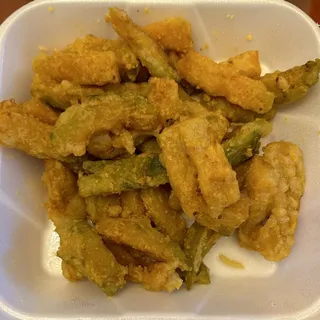 A6. Crispy Fried Pumpkin with Salted Egg Yolk ()