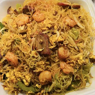 O6. Singapore Style Rice Noodle ()