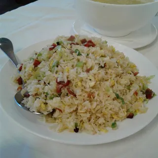 O22. BBQ Pork Fried Rice ()