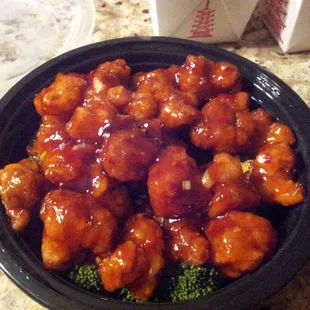 General Tso chicken dinner (9.95)