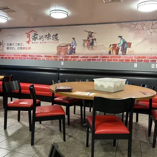interior, pizza