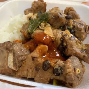 Close up of the final product:  steamed spareribs with black bean sauce