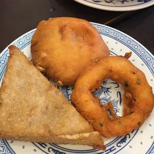 Oyster pancake, Fuzhou pancake, and fried taro cake