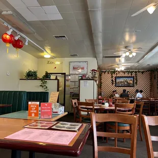 the interior of a chinese restaurant