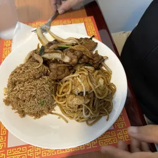 5. Mongolian Beef or Chicken Lunch Combo
