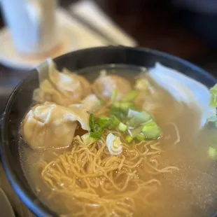 wonton noodle soup