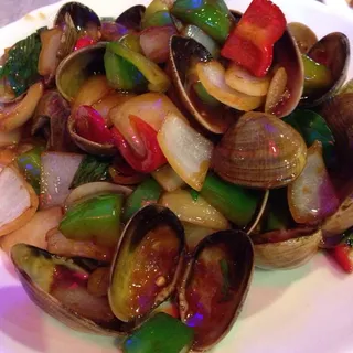 Clams with Basil Leaf