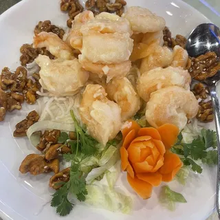 Crystal Shrimp with Glazed Walnut
