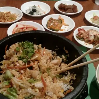 R3. SEAFOOD STONE POT BIBIMBAP