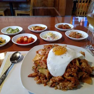 R5. KIMCHI FRIED RICE