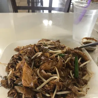 N11. Chow Kuey Teow