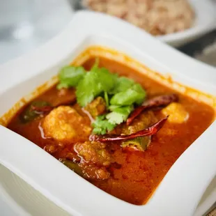 Prawns with curry &amp; okra