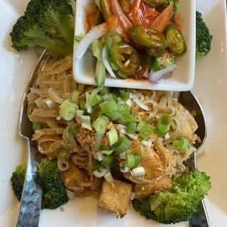 Burmese Style Garlic Noodle