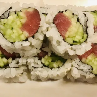 Tuna cucumber roll